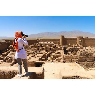  New blog post: 'Is Kerman worth the distance?'. This was my second time in Kerman and I had mixed feelings since the beginning specially knowing how long it was going to take us to reach there. Today on the blog I'm revealing my answers and telling why I changed my mind.  (link in profile) travesyle.com #travestyle #travestylekerman 