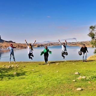  Adventures are better shared.  _____________________________________________ از شما چه پنهون چندين بار در طول سفر وقتى همتون مشغول بوديد يا خوابتون برده بود بابت وجودتون خدارو شكر كردم. از افتخاراتم تو دنيا داشتن شماهاييست كه ماه ها براى سفر هاى دسته جمعي باهاتون انتظار مي كشم. شماهايي كه با تمام مشغله هاتون وقتى براى باهم بودن هايمان مى گذارين و اونها رو در اولويت قرار مي دين. دوستتون دارم رفقا. جاى اون دوتايي هم نبودند بى نهايت خالي بود. #دوستيمان_مستدام #مباد_اين_جمع_را_يارب_غم_از_باد_پريشانى 